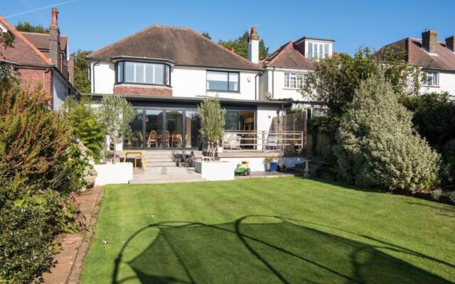 4 Bedroom House In Brighton