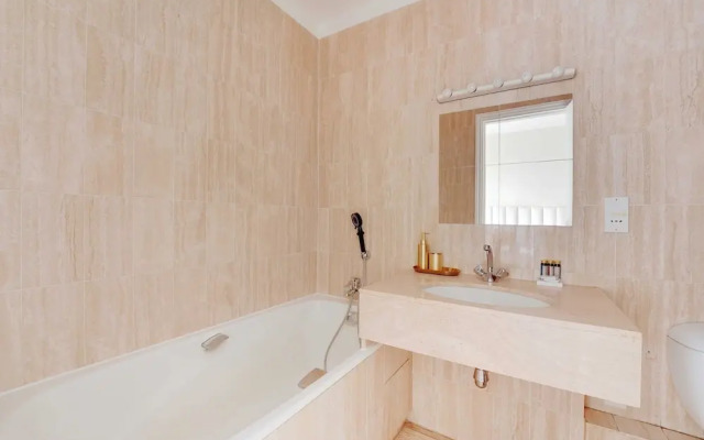 Modern apt With Balcony-2br/6p-neuilly-sur-seine