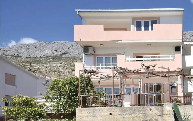 One-Bedroom Apartment Dugi Rat with Sea View 06