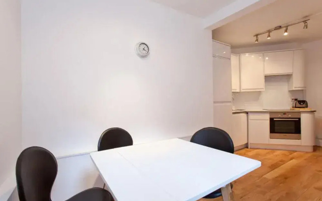 Trafalgar Square Apartments