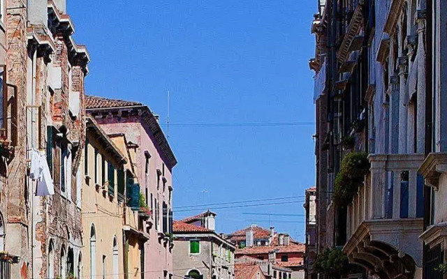 Palazzo Contarini Porta di Ferro
