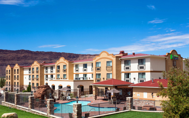 Holiday Inn Express & Suites Moab by IHG