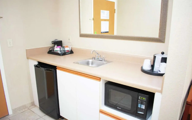 Hampton Inn & Suites Augusta West