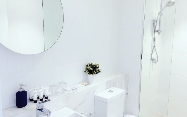 Frangipanistays at 589E