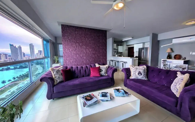 YC 2307 l Av Balboa 2 BDR Bay view