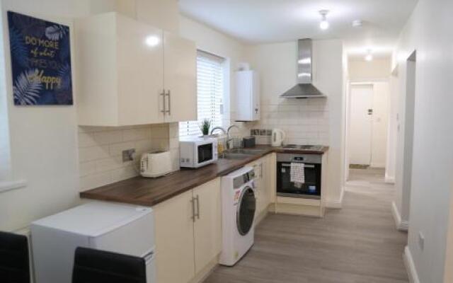 Gorgeous ground floor apartment + free parking