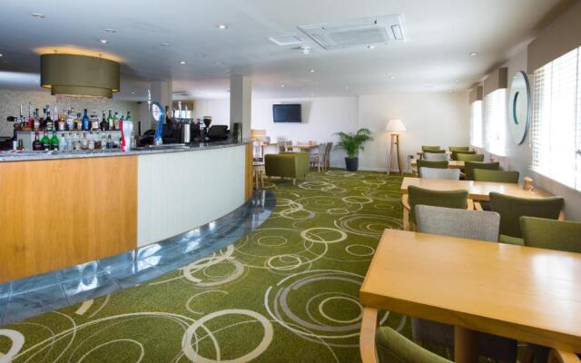 Mercure Newbury West Grange Hotel