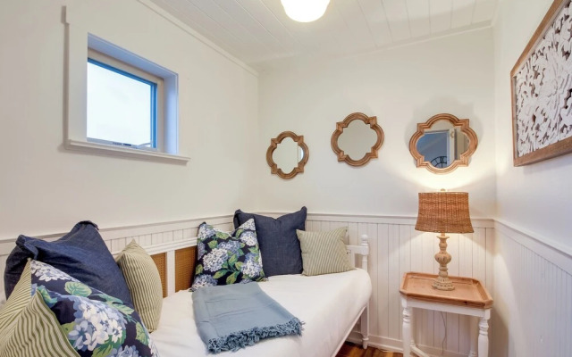 Scenic Bandon Vacation Rental w/ Beach Access!