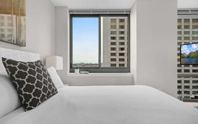 Bluebird Suites near PATH