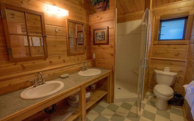 Smokey Joes - 5 Br Cabin