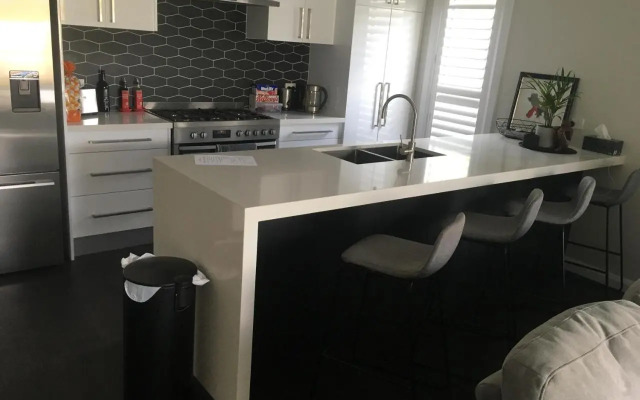 Executive Villa, private 2 bedroom in ideal location