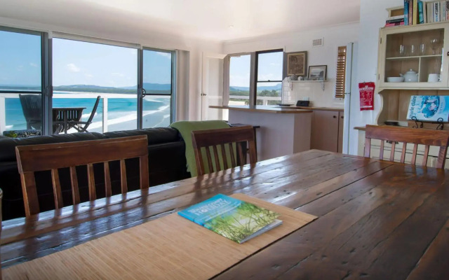 90 OCEANS EDGE Gerroa 4pm Check Out Sundays