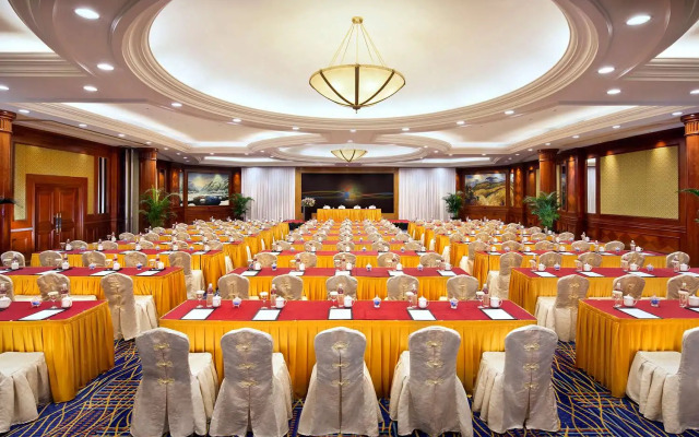 Lakeview Xuanwu Hotel