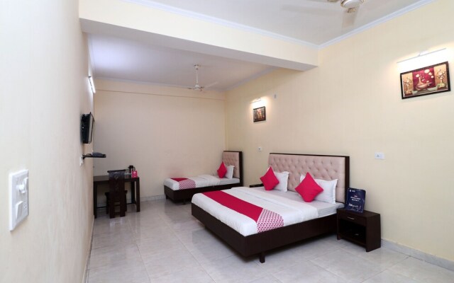 OYO 16109 Hotel Ayaan