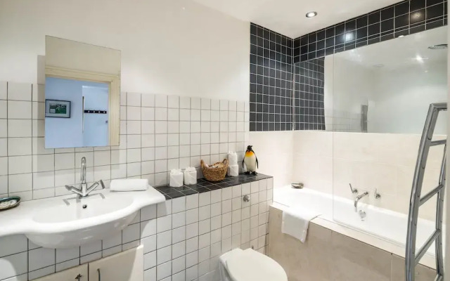 Elegant And Peaceful 2Bd Apt - Barons Court/London