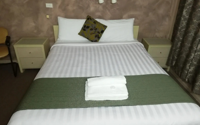 Bushmans Motor Inn