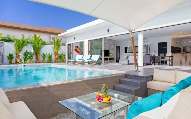 Open-space Design 4BR Pool Villa Luna