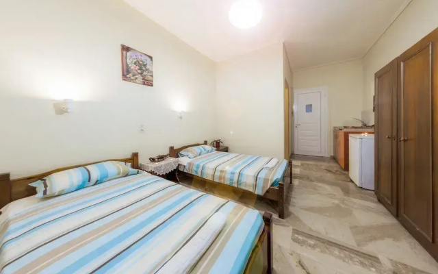 Tesys Studios & Apartments