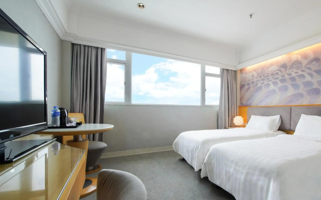 Warwick Hotel