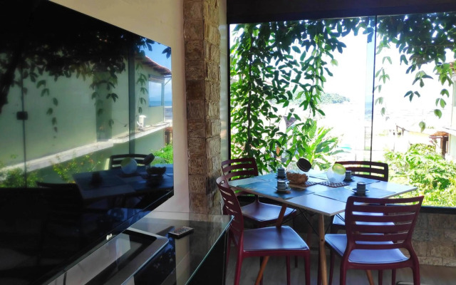 Flat com portão na Praia