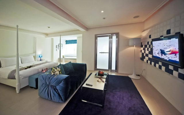 Herz Hotel