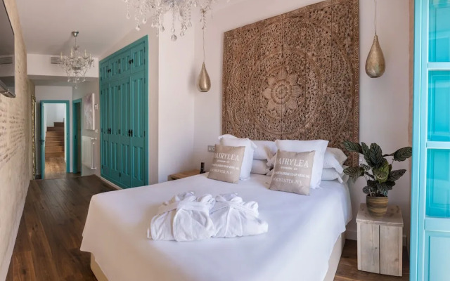 Puerta Catedral Art Gallery