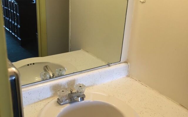 Red Carpet Inn Piqua