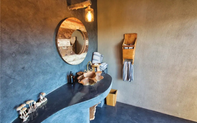 Tuningi Safari Lodge