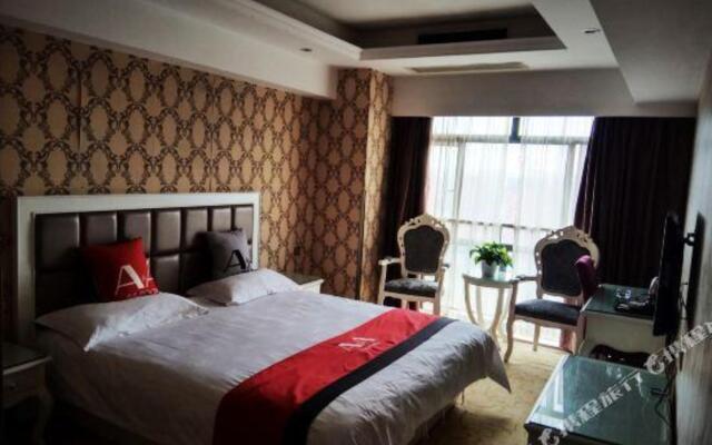 Huating Hotel (Wuhan Qixiong)