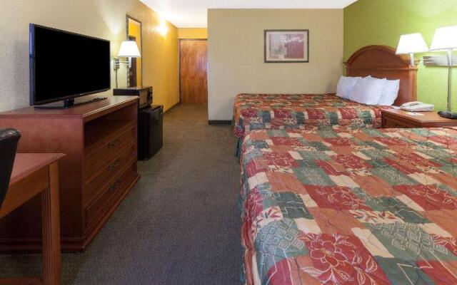 Days Inn Shawnee