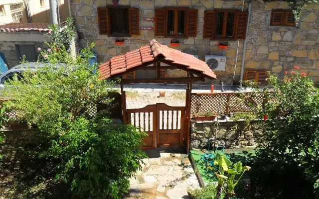 Tuana Hotel