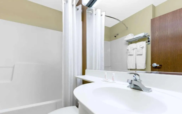 Microtel Inn & Suites Ozark