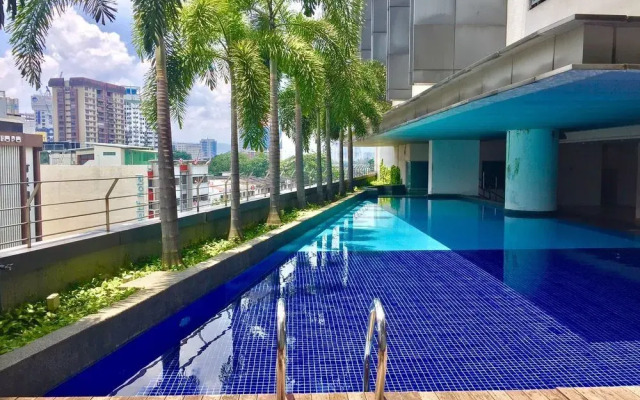 Makam Service Suites Taragon