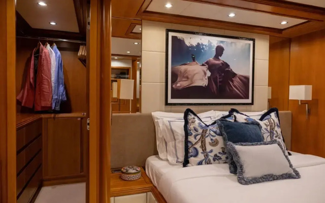 ESSOESS Boat - Five Star - Exclusive use