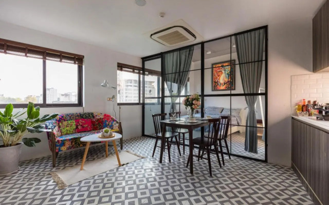 6 Le Thanh Tong Building