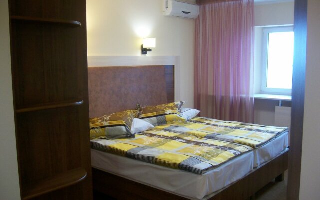 7 Sky Hotel Klinicheskaya Street