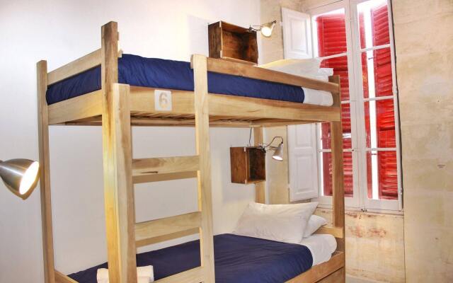 Two Pillows Boutique Hostel