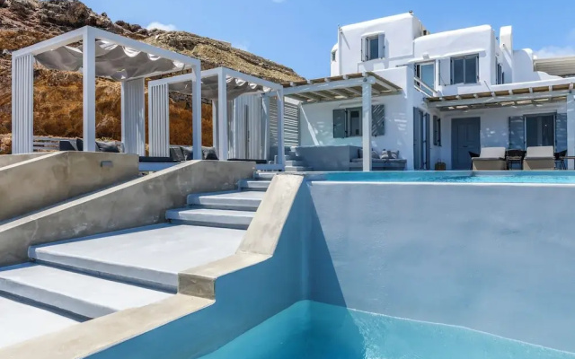Mykonos Big Blue Villas & Suites At The Seaside