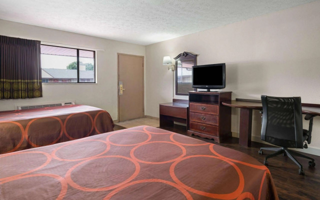 Super 8 by Wyndham Youngstown North