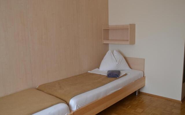 Mladinski dom - Hostel