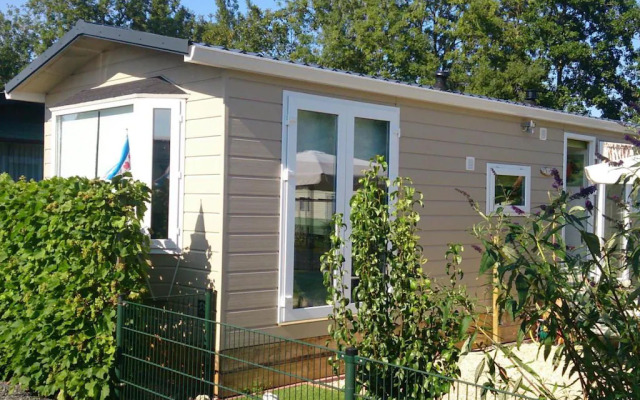 Modern chalet with oven, near the Wadden Sea