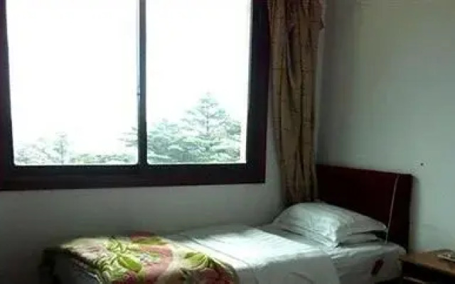 Mount Emei Jindingxiang Huaili Hotel