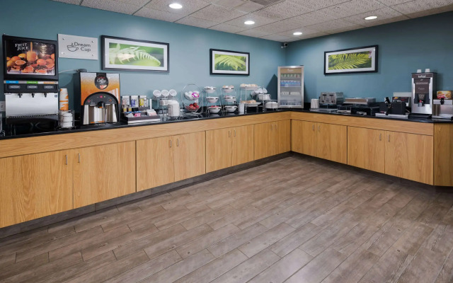 Sleep Inn & Suites Port Clinton