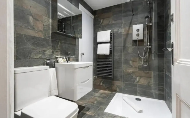 Courtyard Apartments