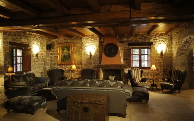 Xemoni Hotel