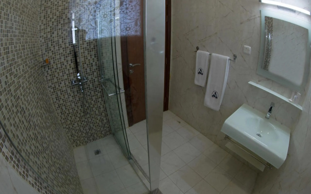 Sara Plaza Apartment Hotel