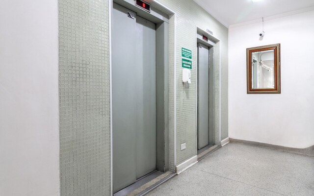 Amplo apartamento no centro, 2 quadras do metrô