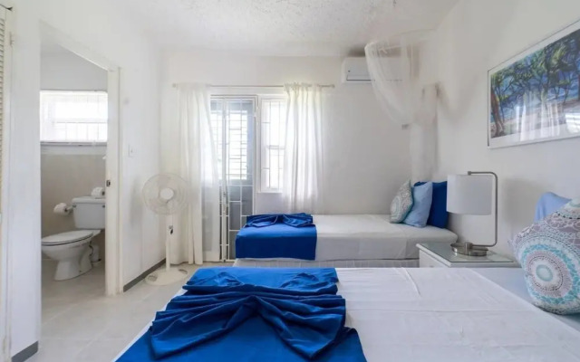 Sungazer - Holetown Apt & Beach Club on West Coast