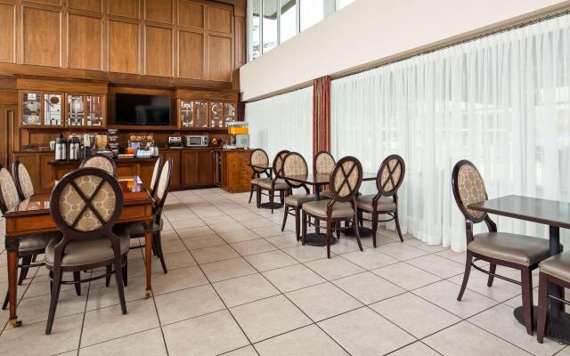 Best Western Plus Ottawa/Kanata Hotel & Conference Centre