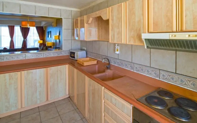 La Fontaine Rose Beach Resort